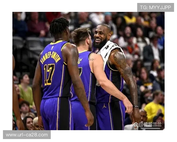 湖人队在阵容深度与商业价值上超越勇士队的优势分析 湖人队在阵容深度与商业价值上超越勇士队的优势分析